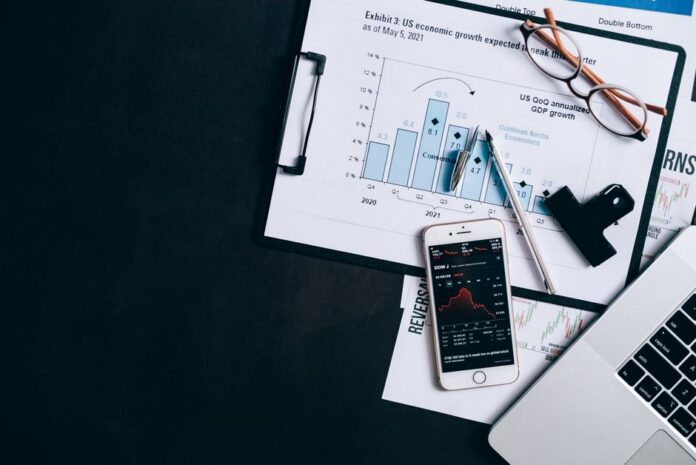 Quarterly Earnings Reports: A Guide to Reading Them — Business & Economy coverage by CitizenPost