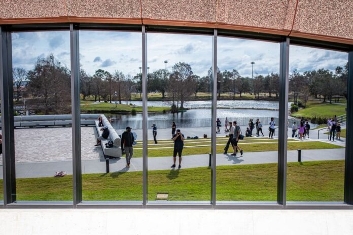 Featured image related to UCF students still waiting on financial aid weeks into the semester, sparking petition