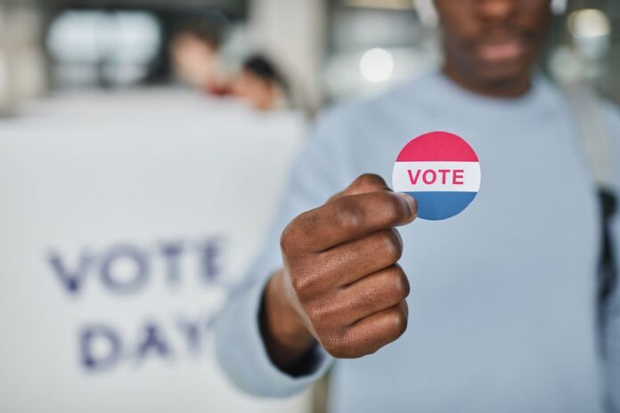 How to Tell if Democrats Are Poised for a Huge Midterm Win — Politics coverage by The News Beacon. Photo: Edmond Dantès vi...