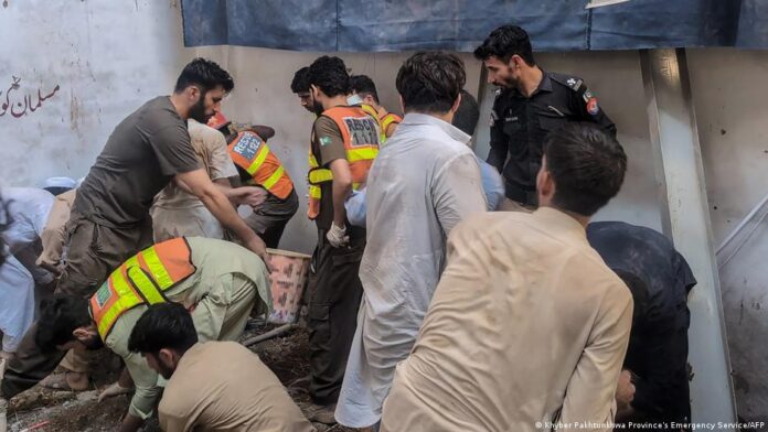 Featured image related to School roof collapse in Pakistan's Peshawar kills dozens of students and one teacher