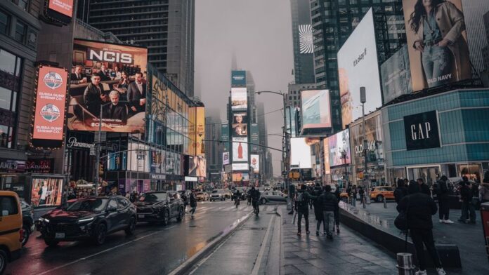 CUriosity: Why is K-pop so popular in the United States? — Entertainment coverage by The News Beacon. Photo: Jesse R via P...