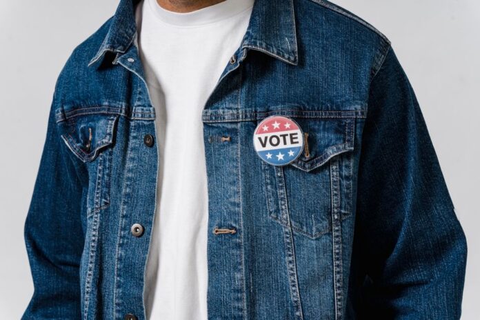 How Pop Culture Influences Politics and Democracy — Entertainment coverage by The News Beacon. Photo: Sora Shimazaki via P...