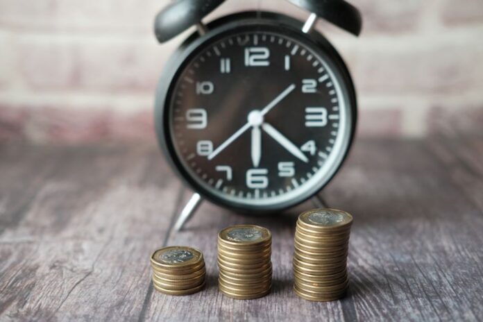 Fed to hit pause on rate hikes, but maybe not for long — Economy coverage by The News Beacon. Photo: Towfiqu barbhuiya via...